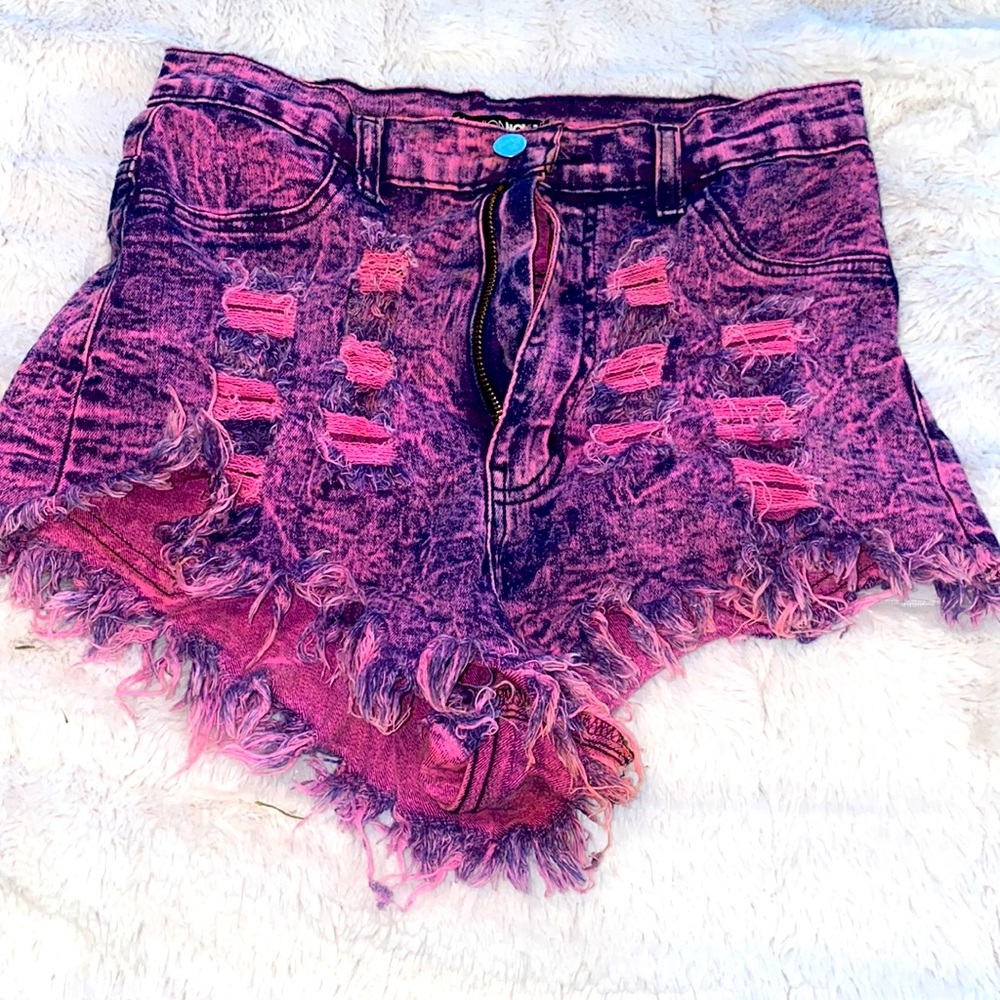 Beautiful pink vintage fashion nova shorts